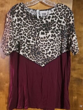 Leopard Yoke Burgundy Short Sleeve Women’s Tee